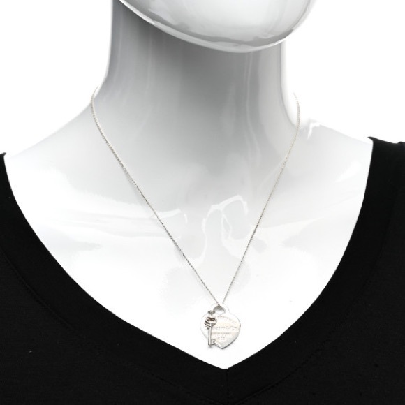 Return to Tiffany Heart Tag with Key Pendant - Picture 5 of 5